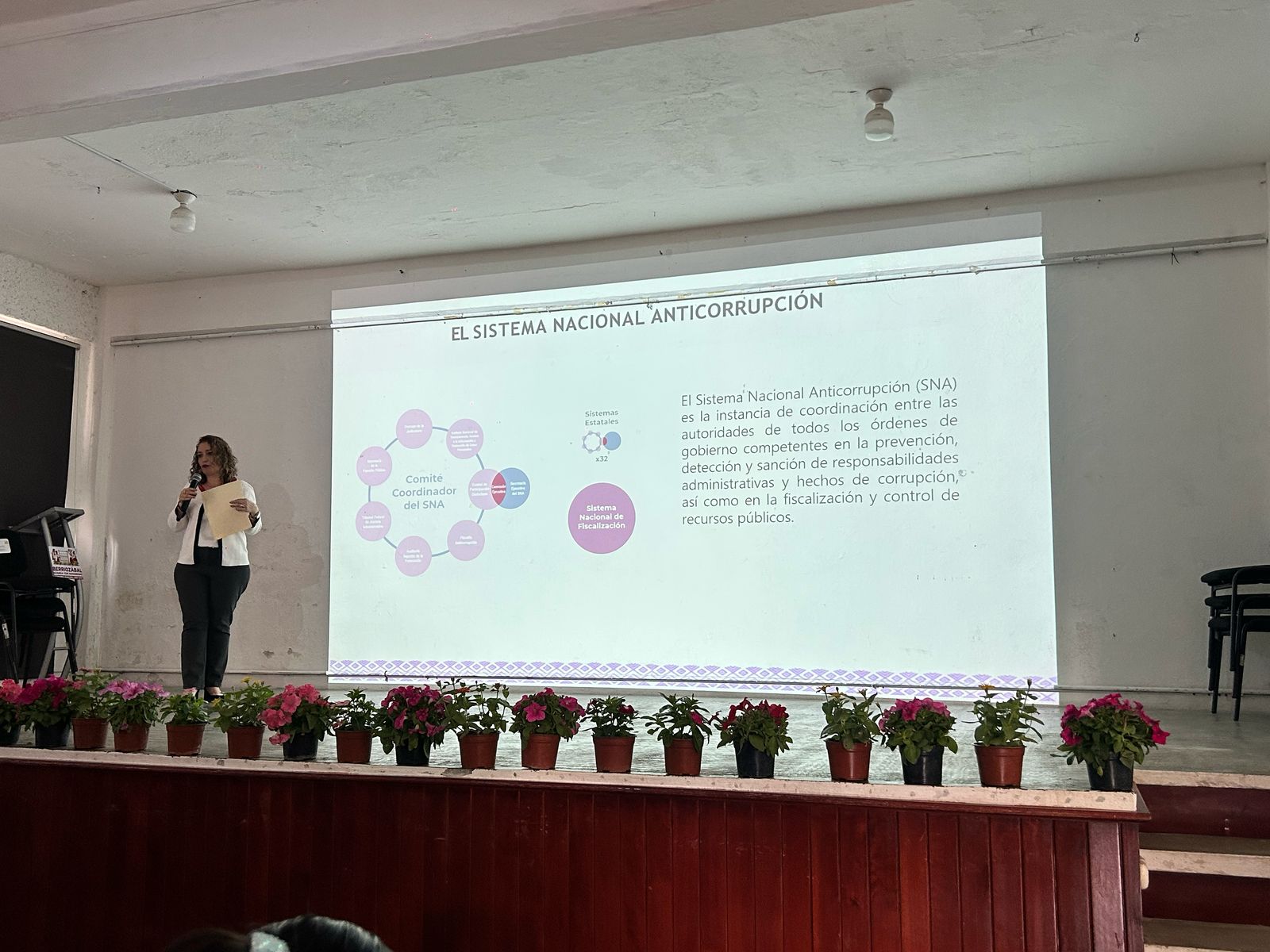 “Ética en el Servicio Público” a los servidores públicos municipales.