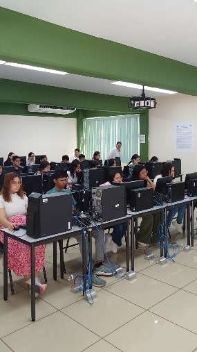 Examen de admisión a jóvenes aspirantes a cursar la Licenciatura en Médico Cirujano.